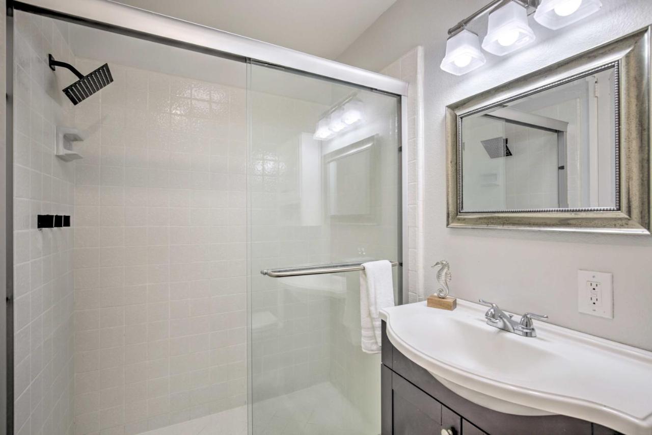 Charming Oceanside Condo With Beach And Pool Access! Екстериор снимка